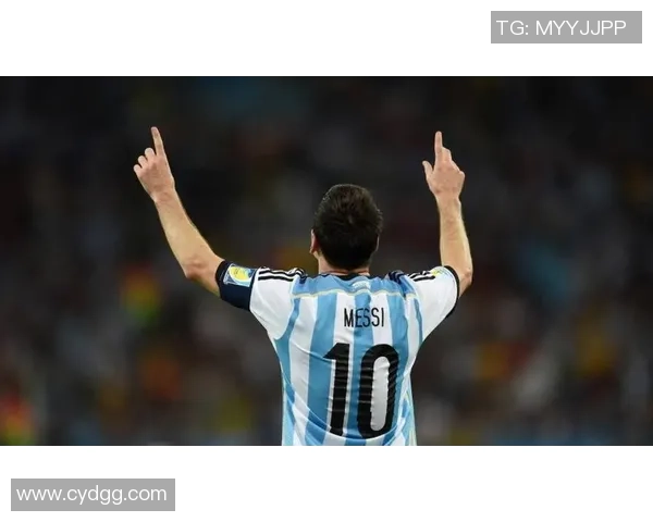 足球明星与动漫角色完美融合的精彩转场图片展示